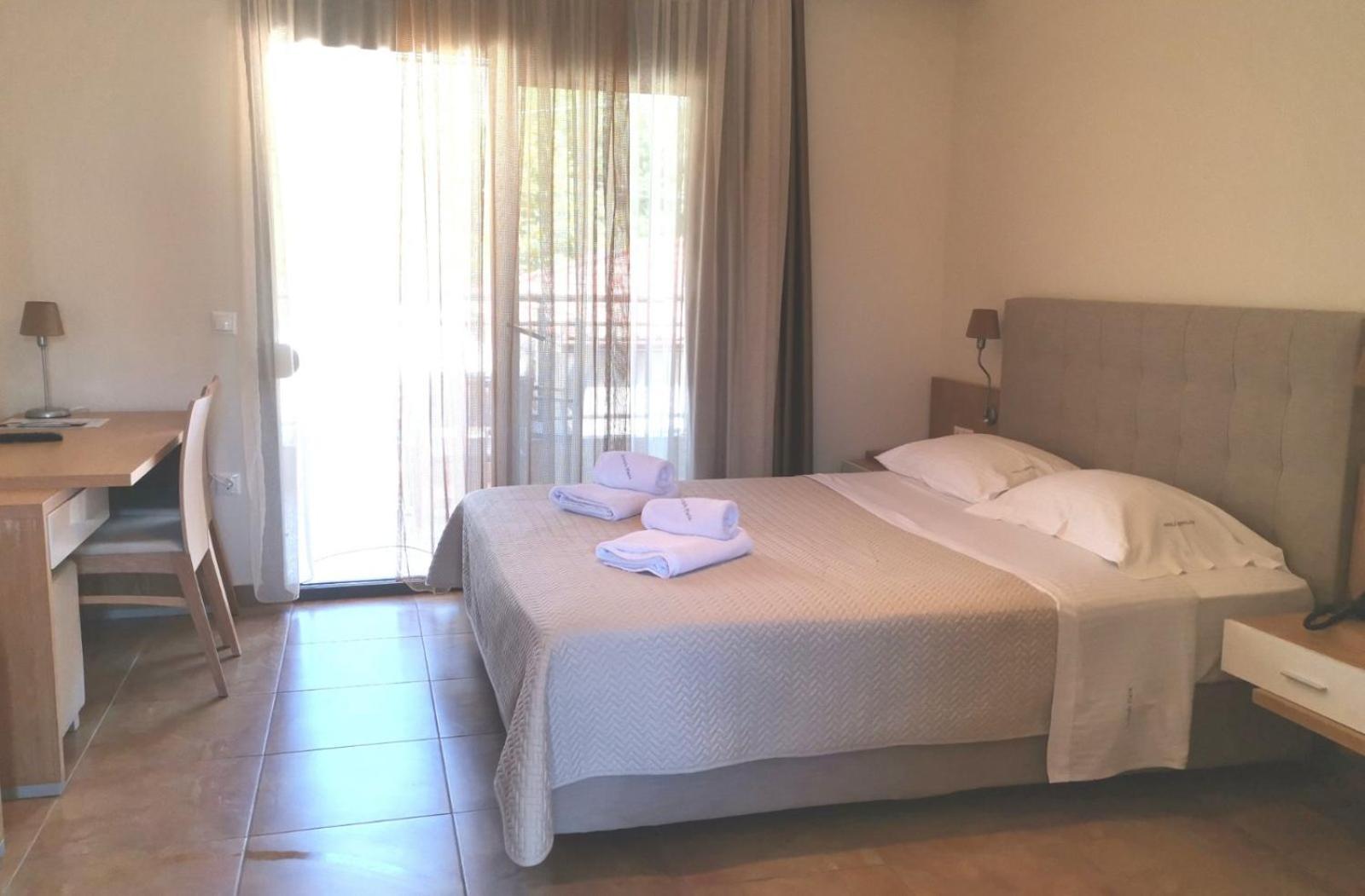 Artemis Plaza Aparthotel Agia Paraskevi  Ngoại thất bức ảnh
