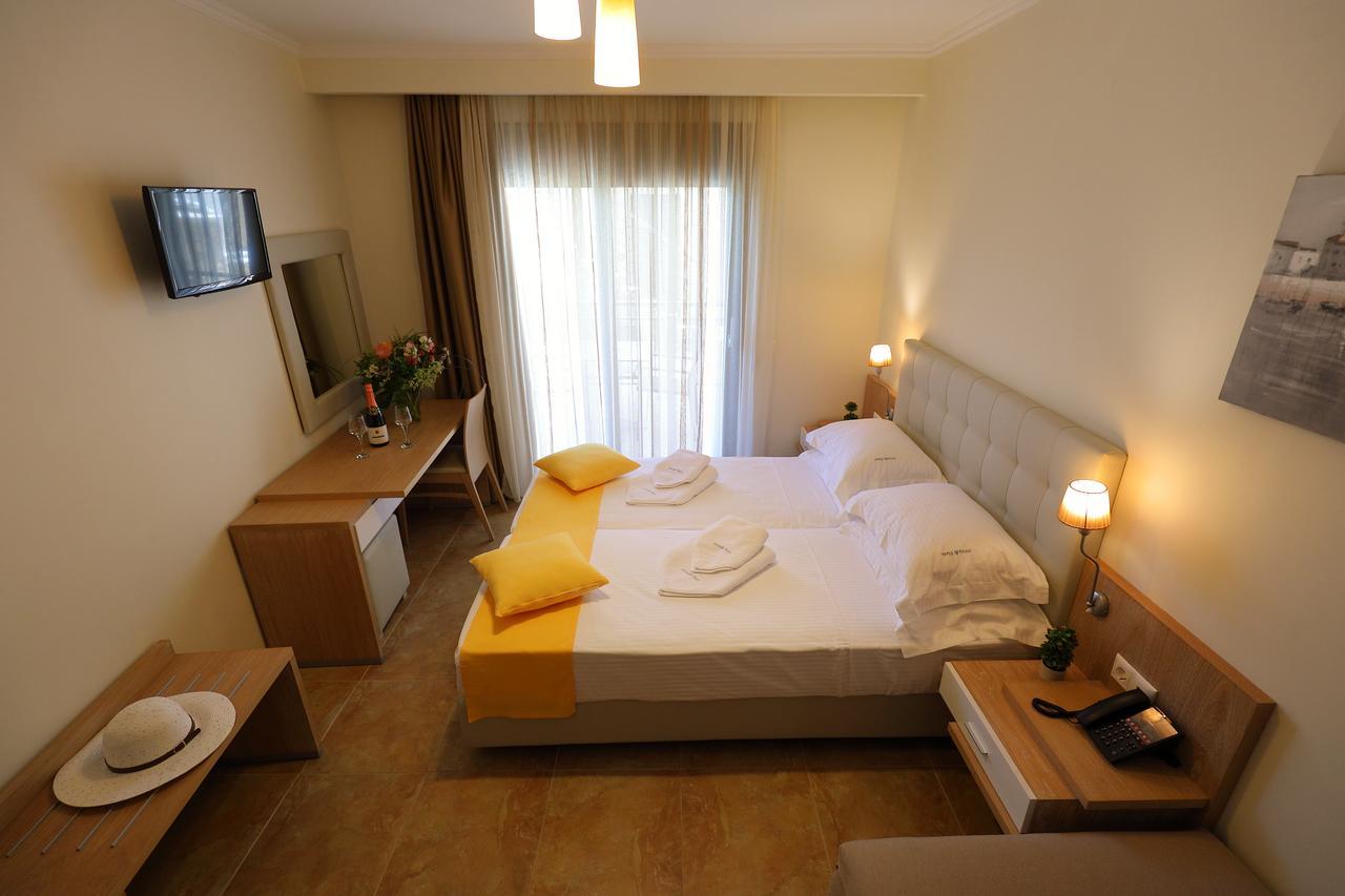 Artemis Plaza Aparthotel Agia Paraskevi  Ngoại thất bức ảnh